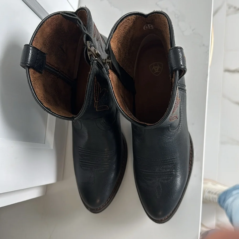 Ariat short black leather boot - Picture 3 of 6